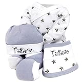 Set primera puesta de recién nacido Estrellas de 5 piezas – Pijama de 2 piezas Estampado de estrellas, Gorrito y Babero Personalizados con el nombre del bebé y Manoplas para recién nacido. (Gris)
