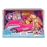 Nancy - Un día en California, muñeca rubia con mechas rosas, contiene un coche de juguete con ruedas móviles y maletero; accesorios, patines y batido, juguete para niños de 3 años, FAMOSA (700015788)