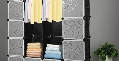 Gran espacio de almacenamiento: el perchero consta de 20 compartimentos que proporcionan suficiente espacio para guardar ropa, zapatos y otros artículos.