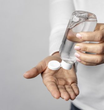 usando gel limpieza manos ALCOHOL ISOPROPÍLICO